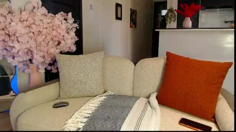 Snapshot of lil_vivien chatting on 06/19/26, 05:45 missy online show from 06/19/26, 05:45