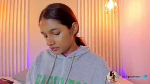 L I L A   online show from 11/22/25, 04:00