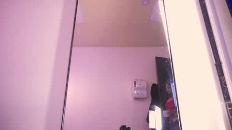 Snapshot of lila_cohen chatting on 06/15/26, 02:03 L I L A online show from 06/15/26, 02:03