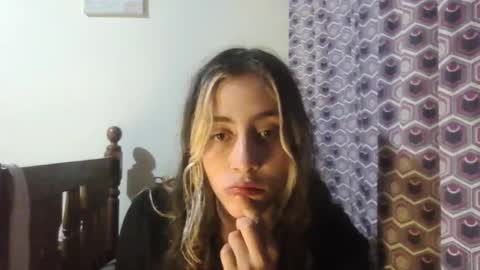 Snapshot of lila_herz chatting on 04/19/26, 03:50 Ren online show from 04/19/26, 03:50