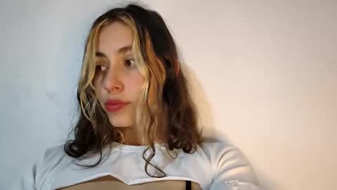 Snapshot of lila_herz chatting on 06/11/26, 03:26 Ren online show from 06/11/26, 03:26