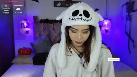 lila_min online show from 10/21/25, 02:07