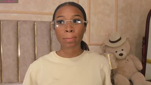 lila bailey  online show from 12/13/24, 07:43