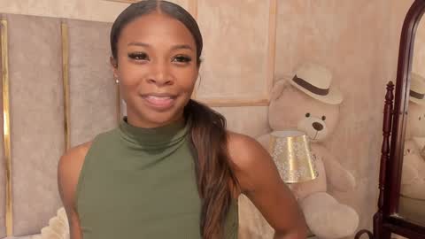 lila bailey  online show from 12/16/24, 07:21