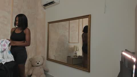 lila bailey  online show from 01/07/25, 10:43