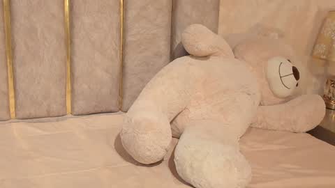 lila bailey  online show from 01/30/25, 02:27