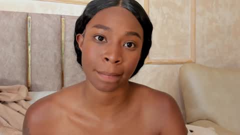 lila bailey  online show from 02/06/25, 02:11