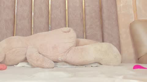 lila bailey  online show from 02/11/25, 01:41