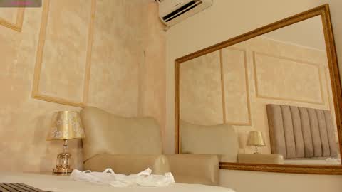 lila bailey  online show from 02/19/25, 07:38