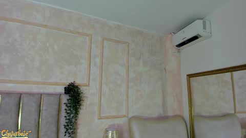 lila bailey  online show from 09/08/25, 07:35