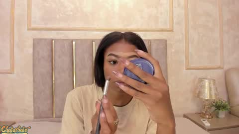 lila bailey  online show from 10/07/25, 07:55