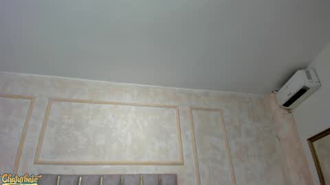 lila bailey  online show from 11/06/25, 07:48