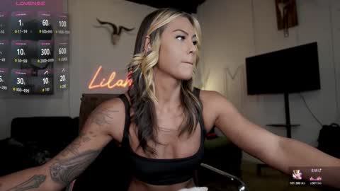 Snapshot of lilah_fit chatting on 06/08/26, 10:21 Lilah Fit online show from 06/08/26, 10:21