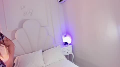 lilawesst online show from 06/09/26, 11:33