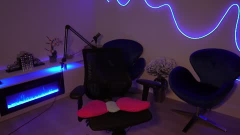 Snapshot of lilbeccaxo chatting on 06/22/26, 04:59 Rebecca online show from 06/22/26, 04:59