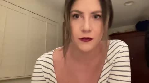 Snapshot of lilbi85_ chatting on 12/02/24, 04:42 lilbi85_ online show from 12/02/24, 04:42