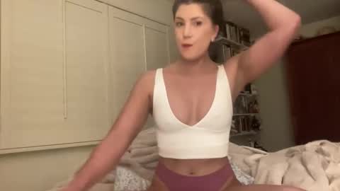 Snapshot of lilbi85_ chatting on 02/05/25, 03:45 lilbi85_ online show from 02/05/25, 03:45