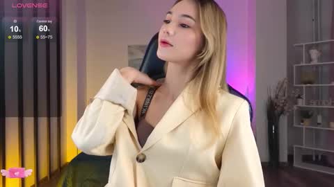 Hi im Yuki online show from 11/27/25, 10:17