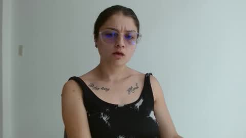 Valeri Villalobos  IG villa lobosvaleri online show from 04/06/26, 03:24