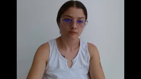 Snapshot of lilcoralinne_0 chatting on 05/13/26, 04:59 Valeri Villalobos IG villa lobosvaleri online show from 05/13/26, 04:59