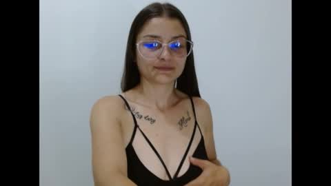 Snapshot of lilcoralinne_0 chatting on 05/31/26, 01:25 Valeri Villalobos IG villa lobosvaleri online show from 05/31/26, 01:25