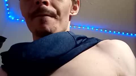 Snapshot of lildman420 chatting on 11/19/25, 10:32 lildman420 online show from 11/19/25, 10:32