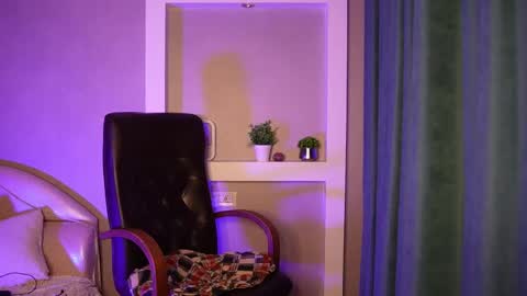 Anna online show from 04/18/26, 07:40