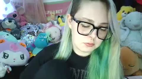 Snapshot of lilemmy1999 chatting on 01/02/25, 07:18 emily ryanson online show from 01/02/25, 07:18