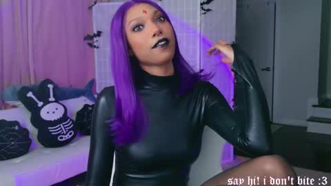 evie online show from 10/31/25, 02:34