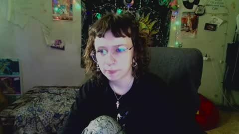 Snapshot of lileyfoxxx chatting on 07/21/26, 11:12 Lil online show from 07/21/26, 11:12