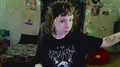 Snapshot of lileyfoxxx chatting on 07/22/26, 09:56 Lil online show from 07/22/26, 09:56