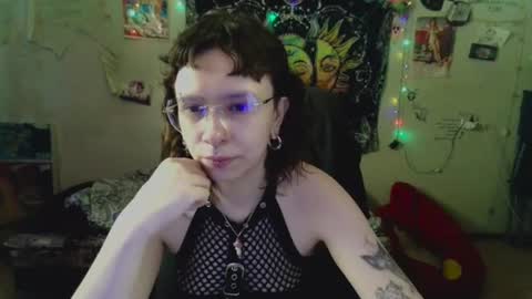 Snapshot of lileyfoxxx chatting on 07/27/26, 09:38 Lil online show from 07/27/26, 09:38