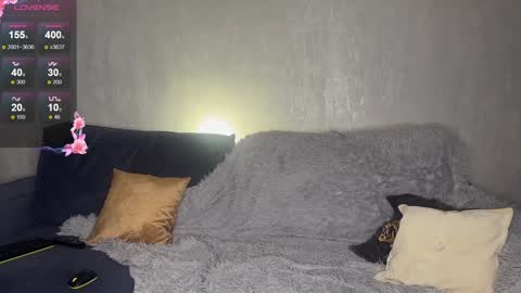 Lili online show from 12/01/25, 09:58