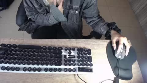 Lili online show from 02/20/25, 02:51