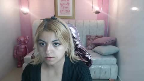 Lili online show from 02/21/25, 07:23