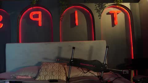 Lili  online show from 02/04/26, 01:50