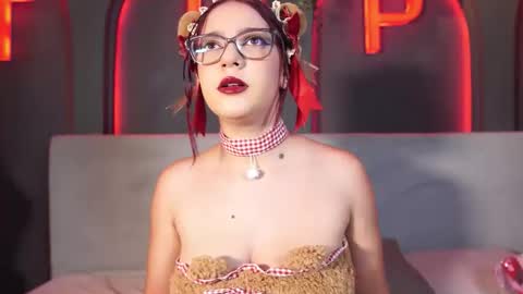 Lili  online show from 04/07/26, 12:49