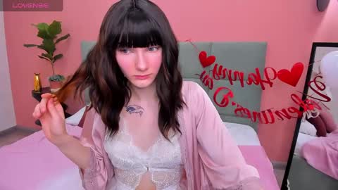 Snapshot of lili_flowerr chatting on 02/14/25, 09:03 Lilli follow me kiss online show from 02/14/25, 09:03