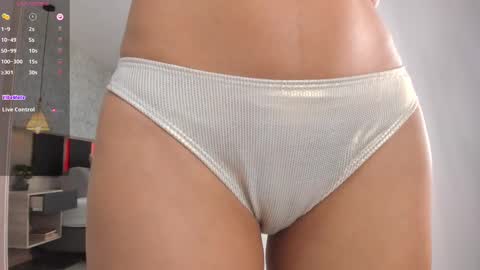 lili online show from 02/19/25, 03:27