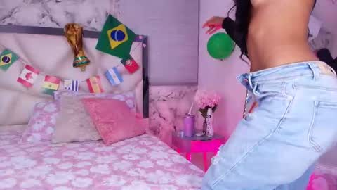 Snapshot of lili_jhonson chatting on 06/20/26, 11:57 Lily online show from 06/20/26, 11:57