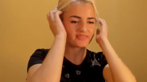 Lili online show from 03/05/26, 06:37