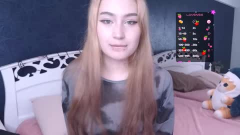 Lilu online show from 10/19/25, 04:24