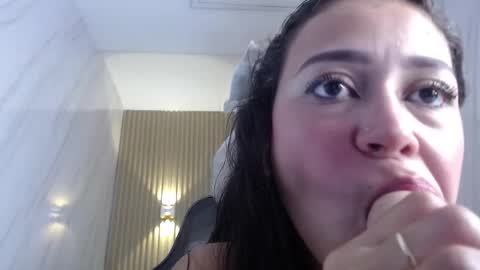 lili_mint_tf online show from 03/14/26, 10:48