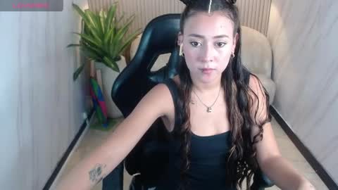lili_mint_tf online show from 04/22/26, 04:26