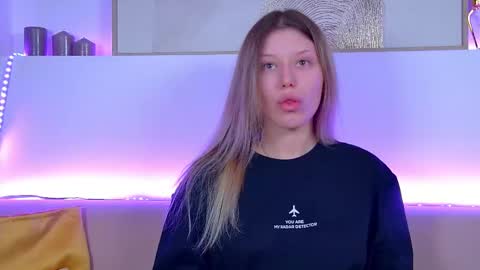 Snapshot of liliabianca chatting on 02/09/25, 06:33 Mia online show from 02/09/25, 06:33