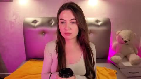 Lilia online show from 11/07/25, 05:13