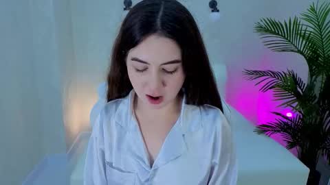 Lilia online show from 11/21/25, 05:00