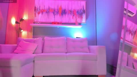 holis soy lily chang no olvides el pulgar arriba es muy importante para mi 3 independent model online show from 02/04/26, 07:42