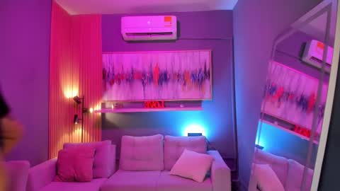 holis soy lily chang no olvides el pulgar arriba es muy importante para mi 3 independent model online show from 03/25/26, 08:04