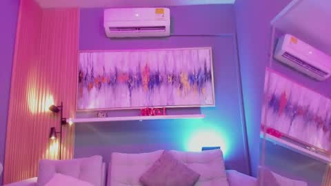 holis soy lily chang no olvides el pulgar arriba es muy importante para mi 3 independent model online show from 04/18/26, 05:28